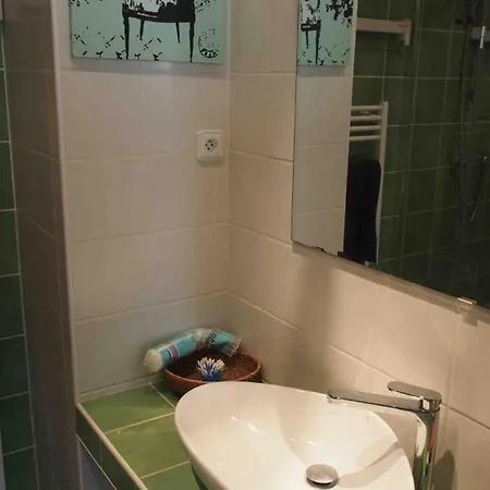Apartment 6 *